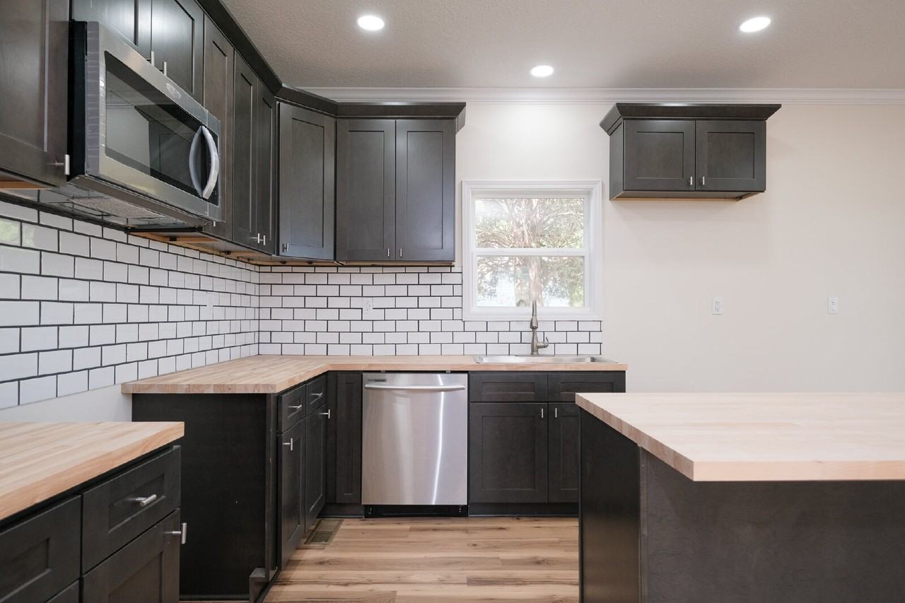 2915 Sidonia Rd - Photo 6 of 23