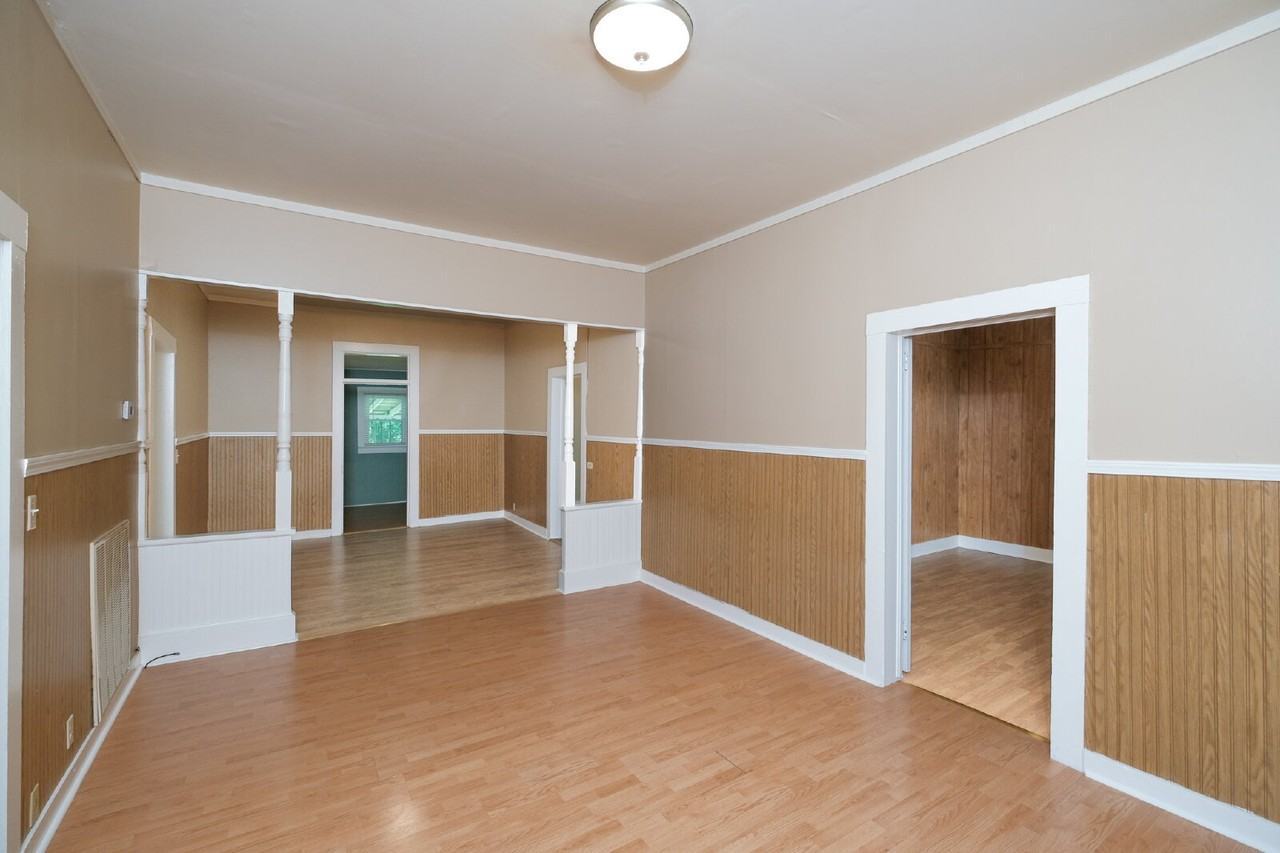 148 S Hunt St - Photo 4 of 17