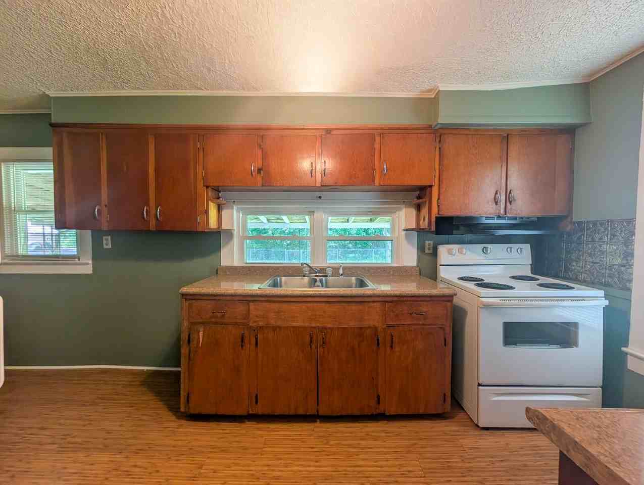 148 S Hunt St - Photo 6 of 17