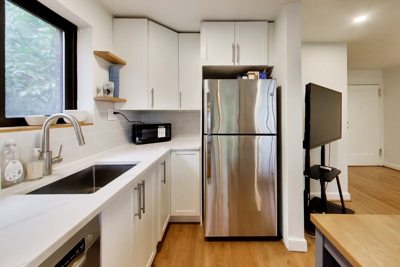 1563 N Colonial Ter #401 - Photo 7 of 18