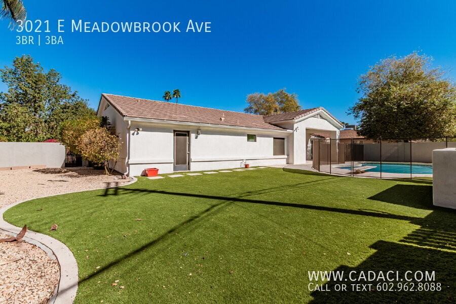 3021 E Meadowbrook Ave - Photo 7 of 41
