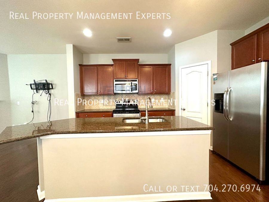 13102 Heath Grove Dr - Photo 2 of 20