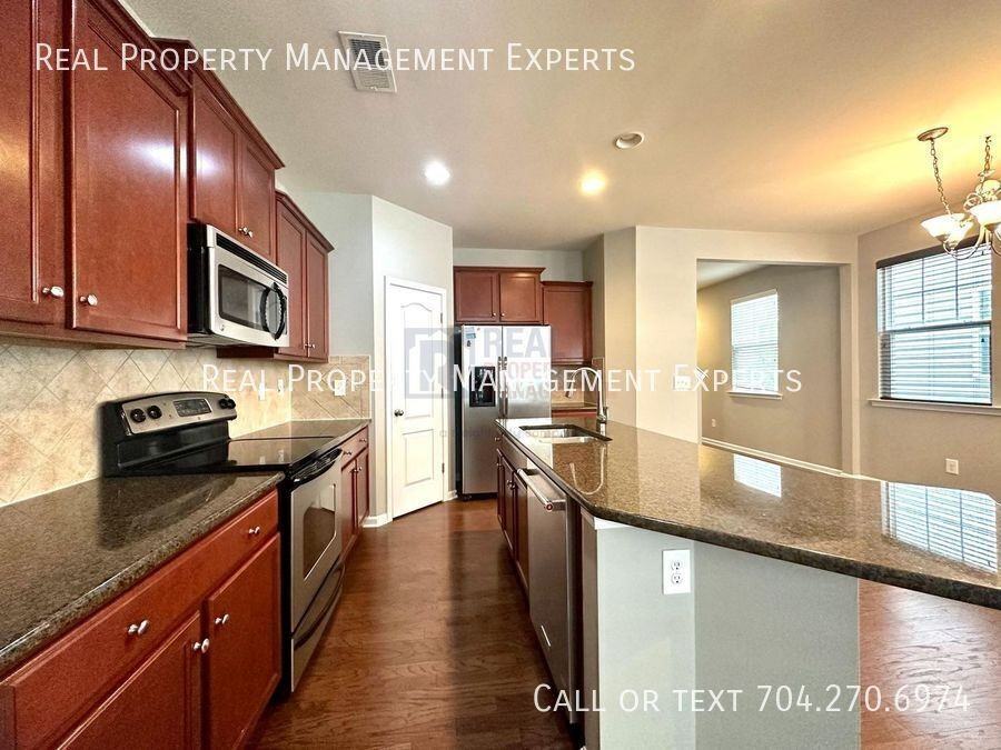 13102 Heath Grove Dr - Photo 4 of 20