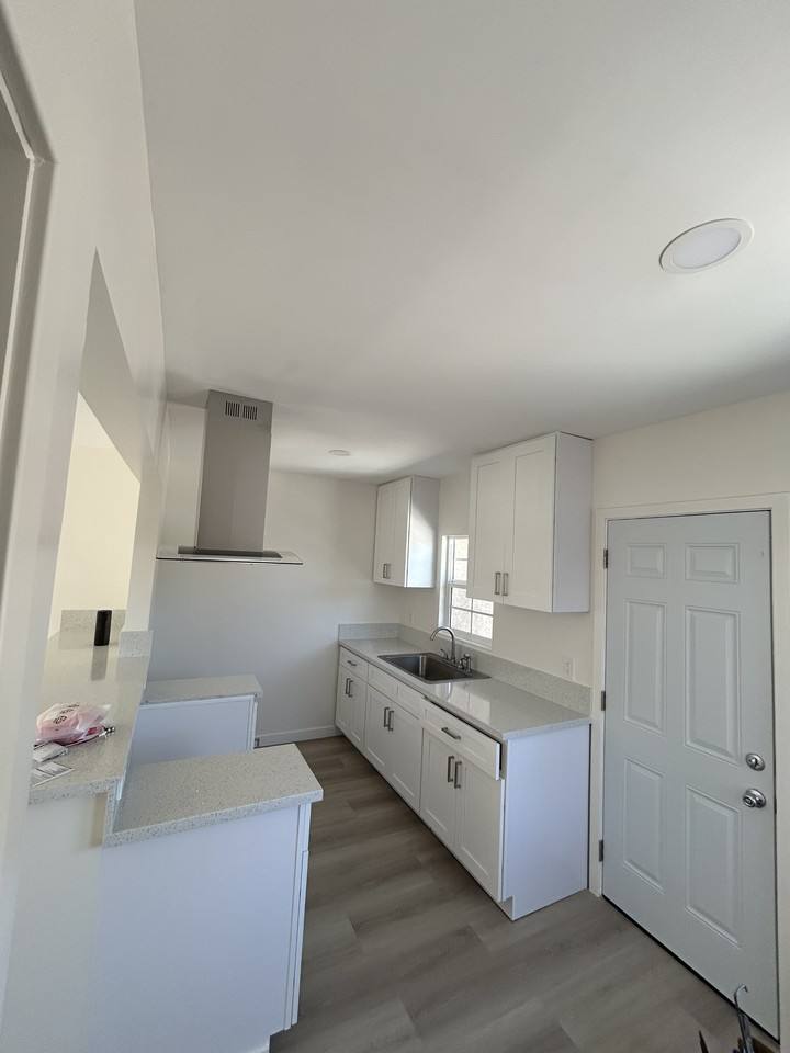 1772 E 92nd St #D - Photo 5 of 7