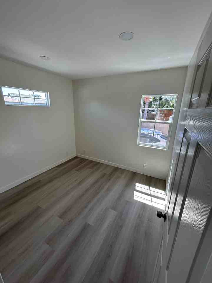 1772 E 92nd St #D - Photo 6 of 7