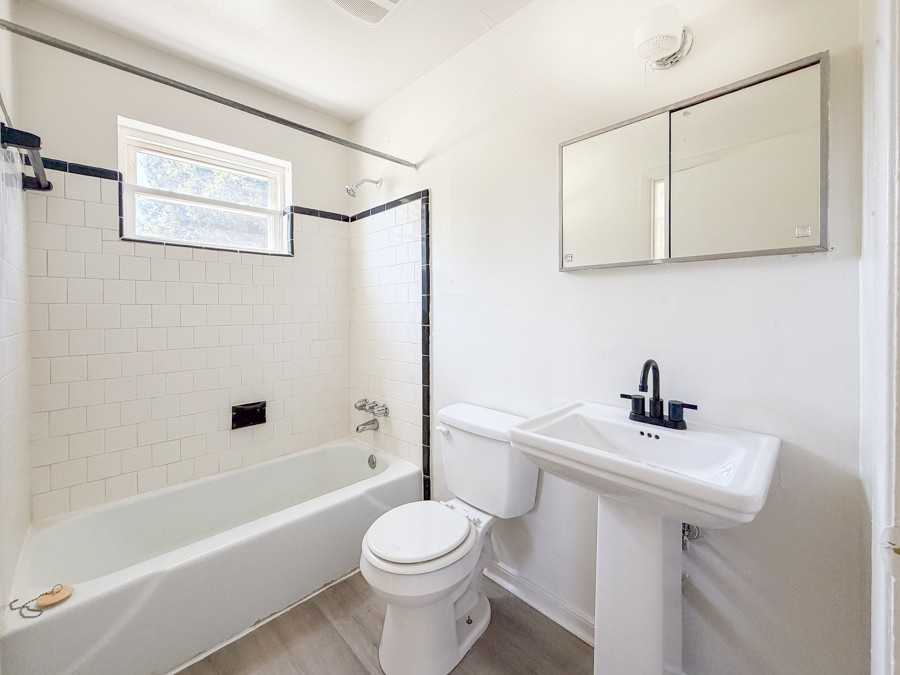 2507 Noel St #2507 - Photo 6 of 15