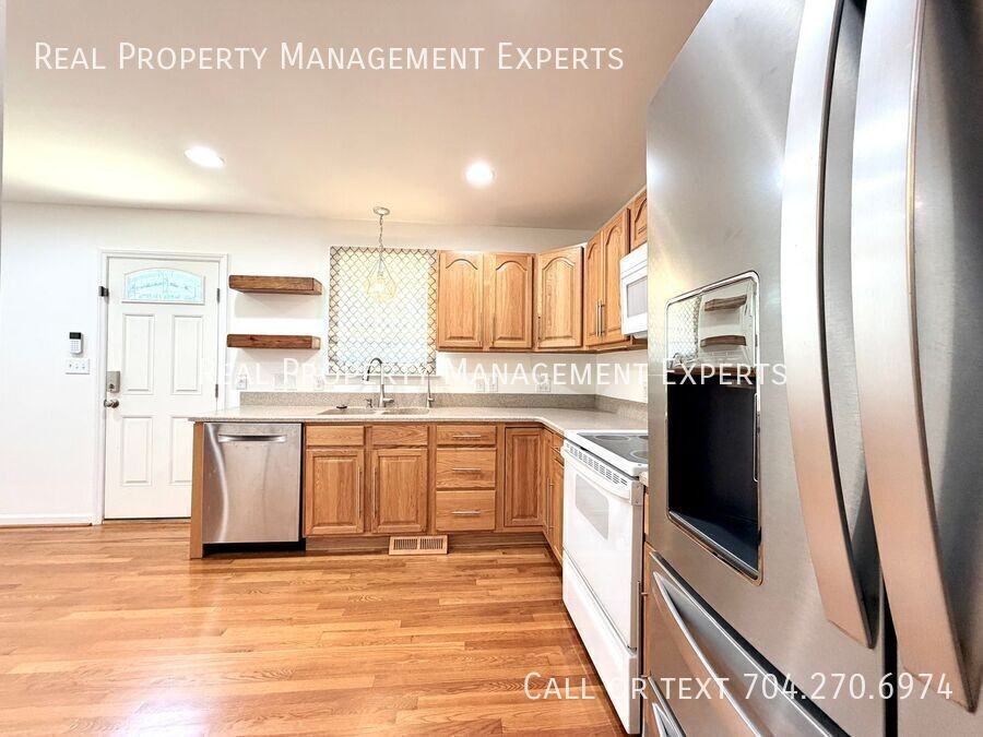 3733 Hayden Dr - Photo 2 of 19