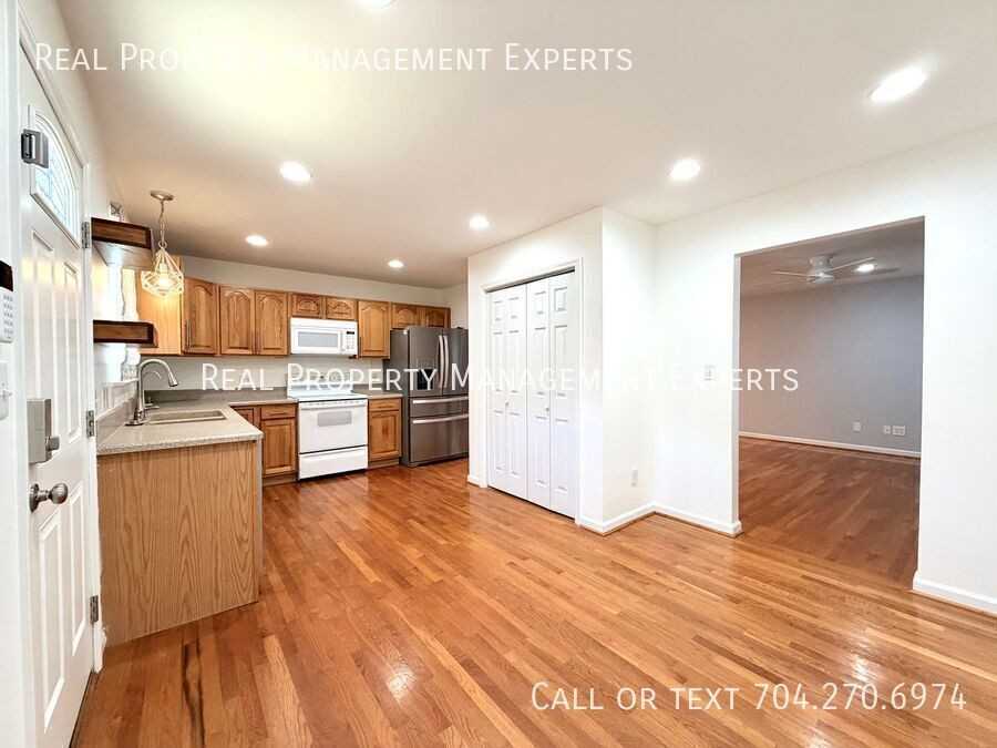 3733 Hayden Dr - Photo 4 of 19