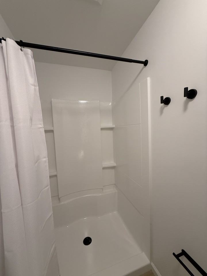1048 Asbury Ave #2 - Photo 4 of 16