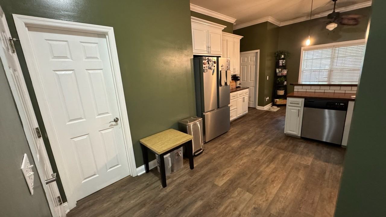 4301 Summer Hill Pl #NA - Photo 4 of 20