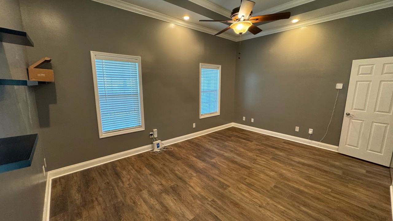 4301 Summer Hill Pl #NA - Photo 5 of 20