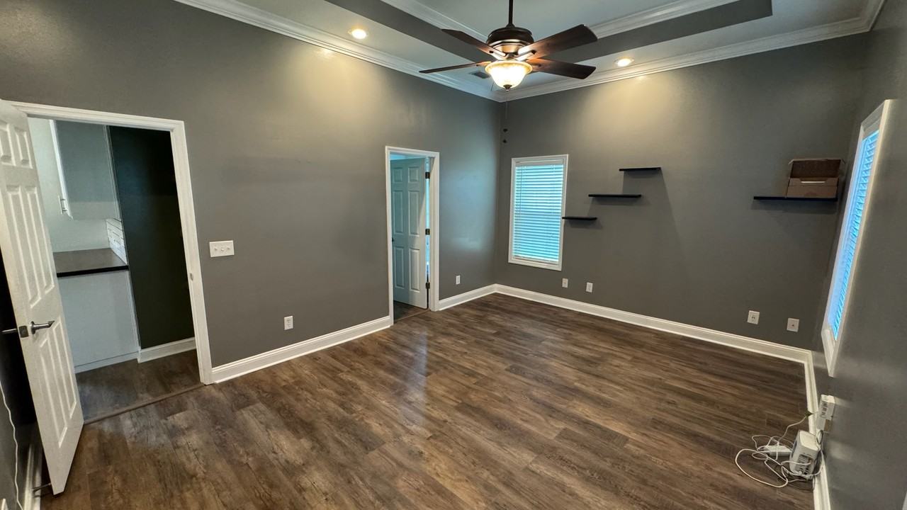 4301 Summer Hill Pl #NA - Photo 6 of 20