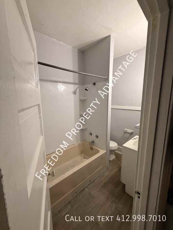 224 N Main St #7 - Photo 3 of 11
