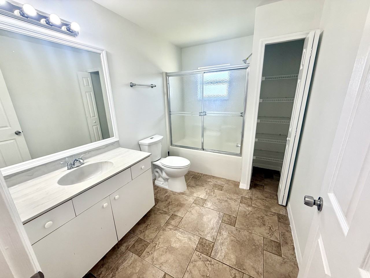1241 Ermine St E #NA - Photo 7 of 15