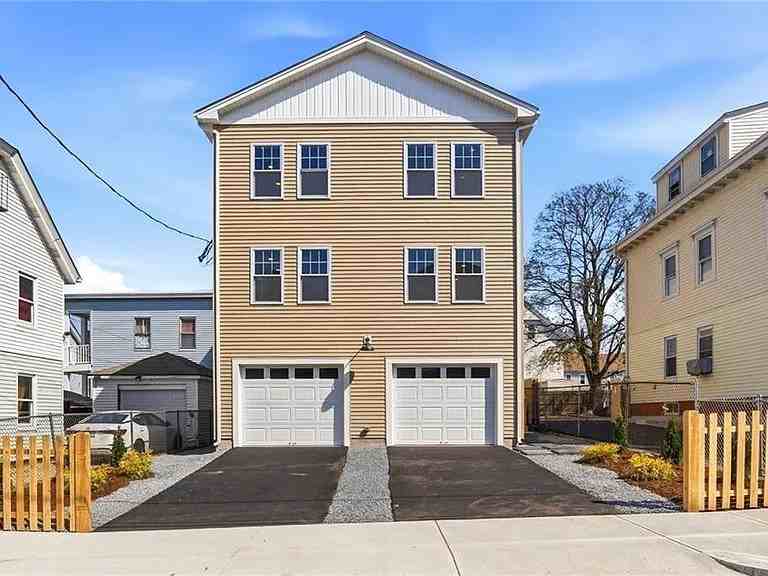 37 Webb St #1 - Photo 2 of 12