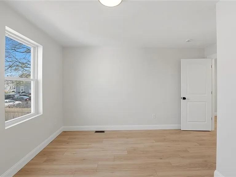37 Webb St #1 - Photo 5 of 12