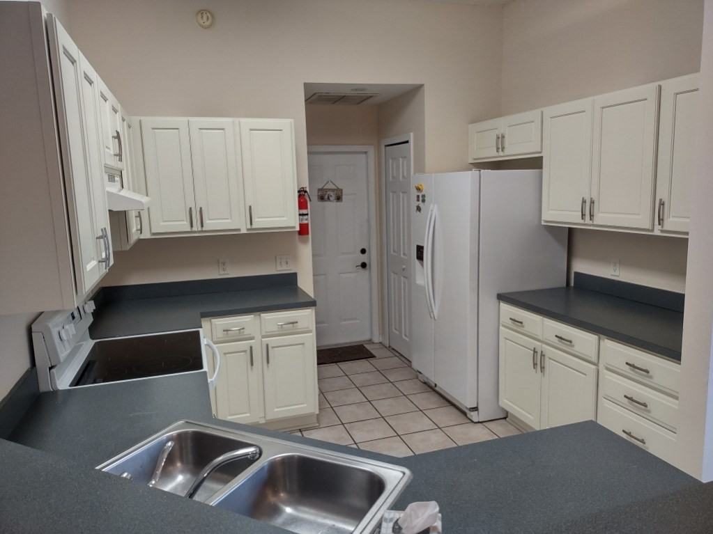 2418 Hydrangea St #NA - Photo 5 of 11