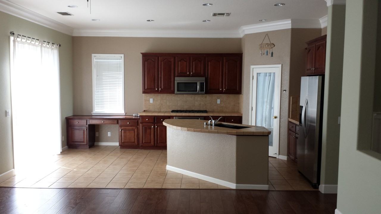 690 Bodeson Ct #NA - Photo 6 of 12