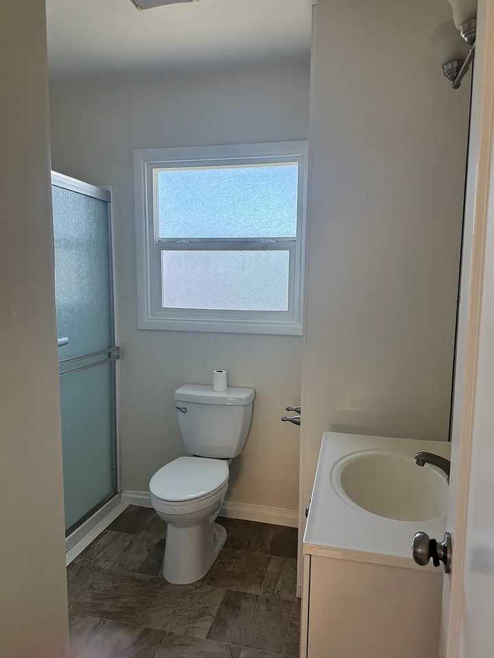 335 N Lincoln Ave #4 - Photo 3 of 8