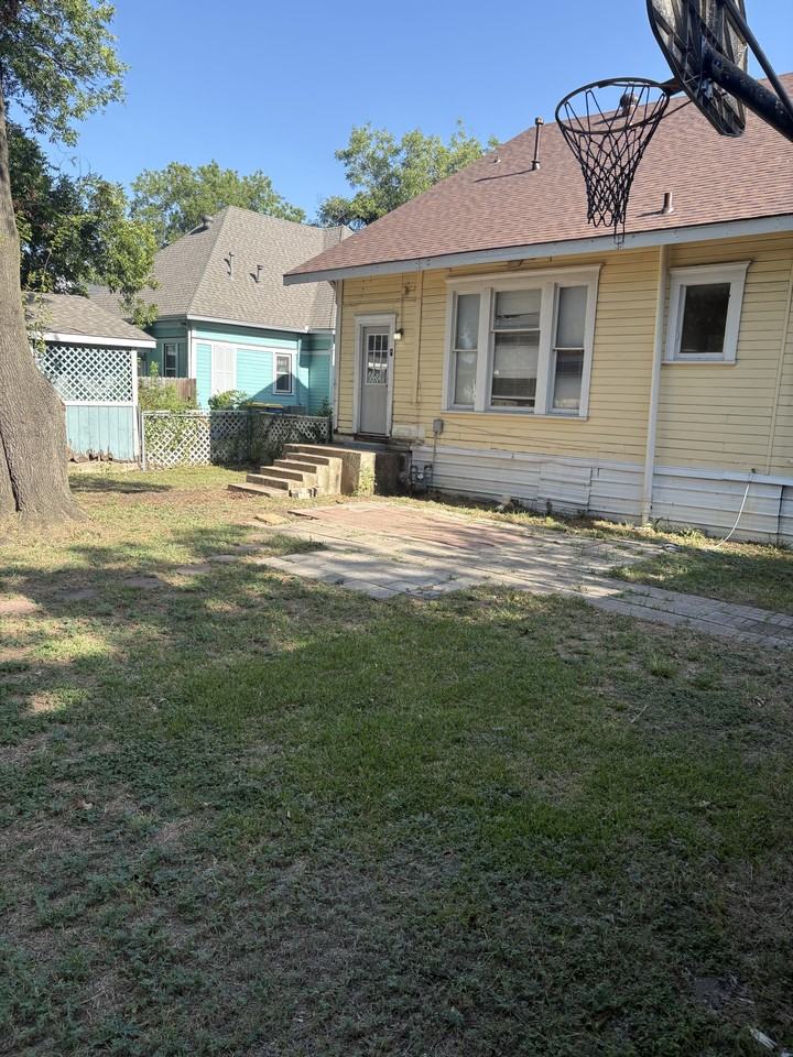 418 Craig St #NA - Photo 2 of 15