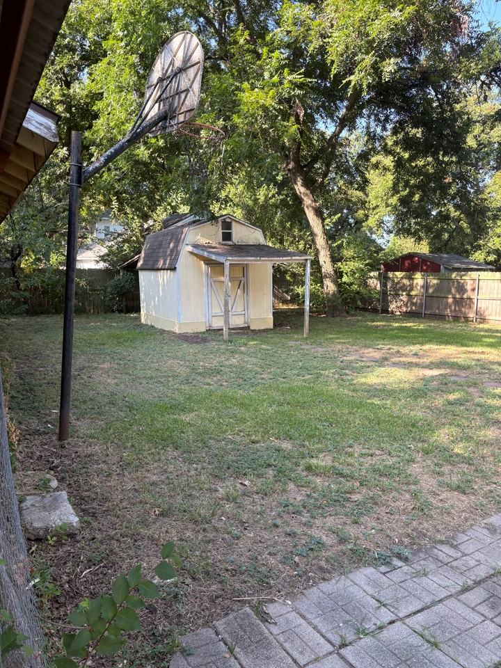 418 Craig St #NA - Photo 4 of 15