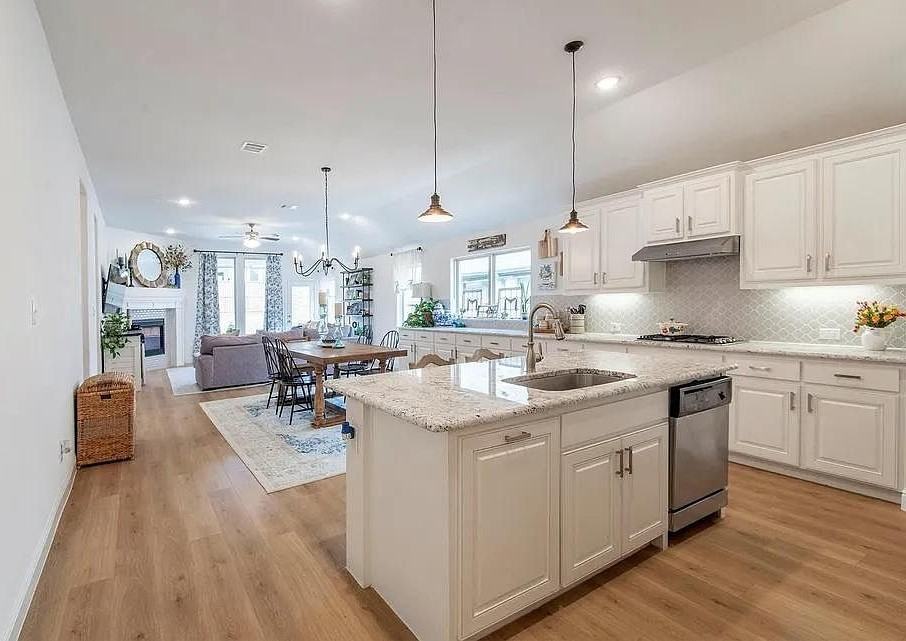3415 Charleston Dr #NA - Photo 2 of 22