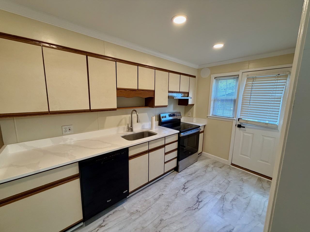 1644 Thetford Rd #1644 - Photo 5 of 28