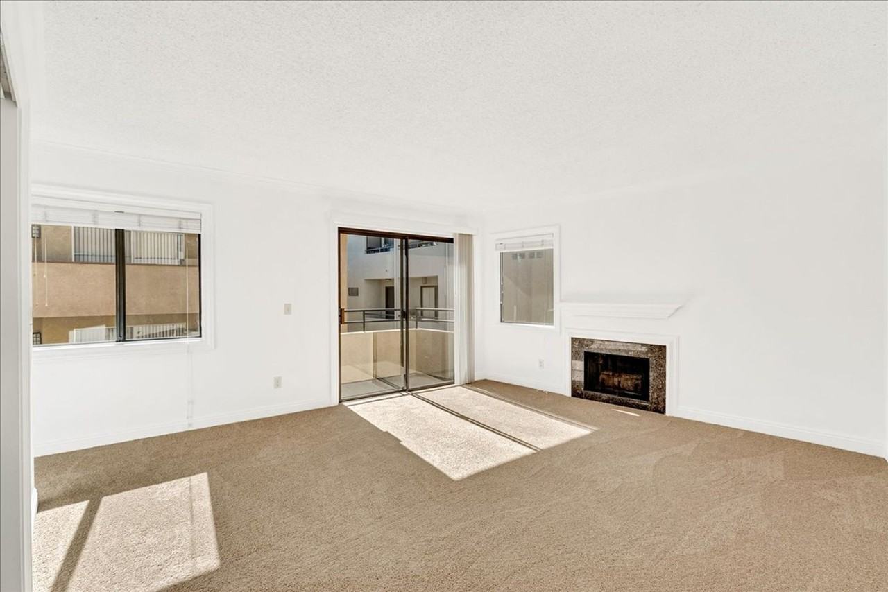 18620 Burbank Blvd #104 - Photo 7 of 15