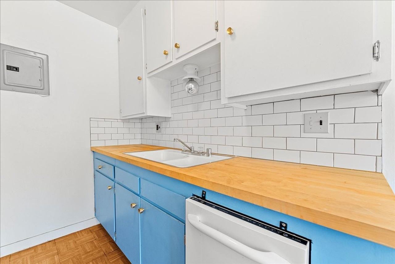 4909 Sycamore Ter #10 - Photo 3 of 15