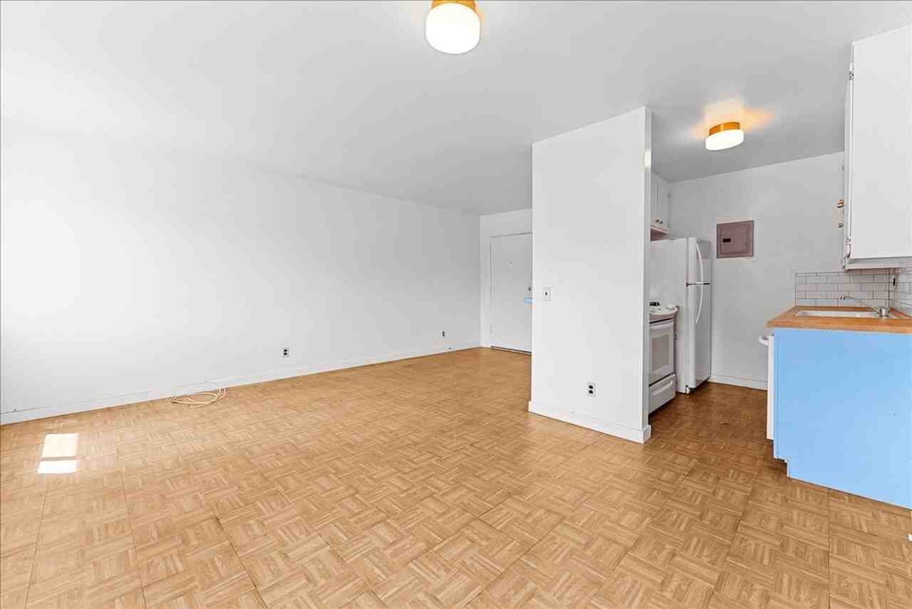 4909 Sycamore Ter #10 - Photo 5 of 15