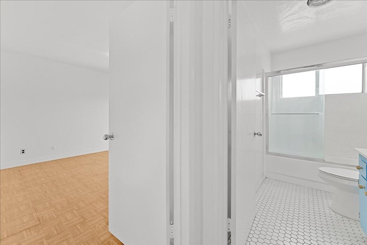 4909 Sycamore Ter #10 - Photo 6 of 15