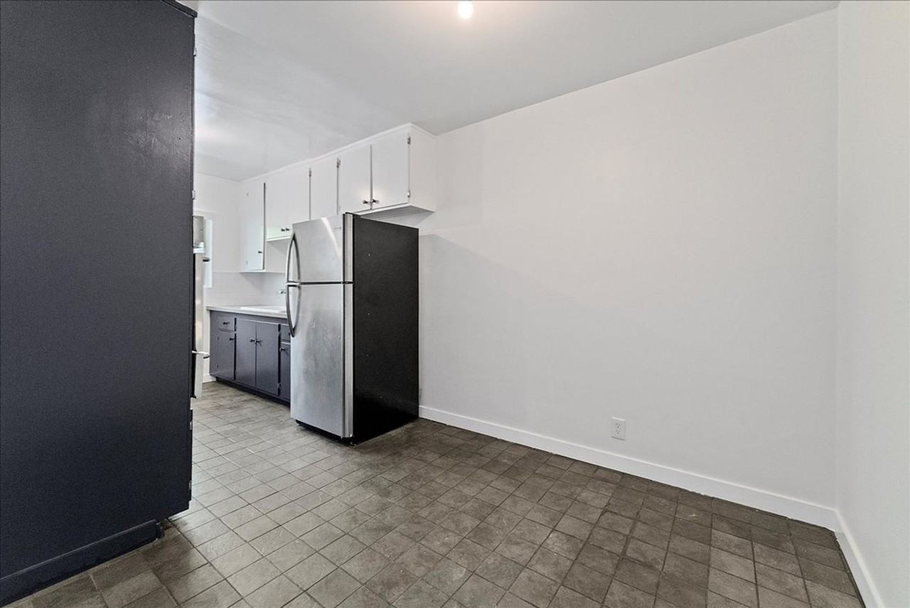 1437 E Windsor Rd #02 - Photo 6 of 19