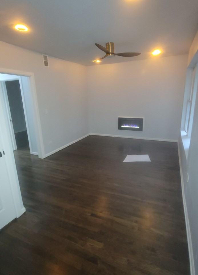7123 S Rhodes Ave #1 - Photo 3 of 8