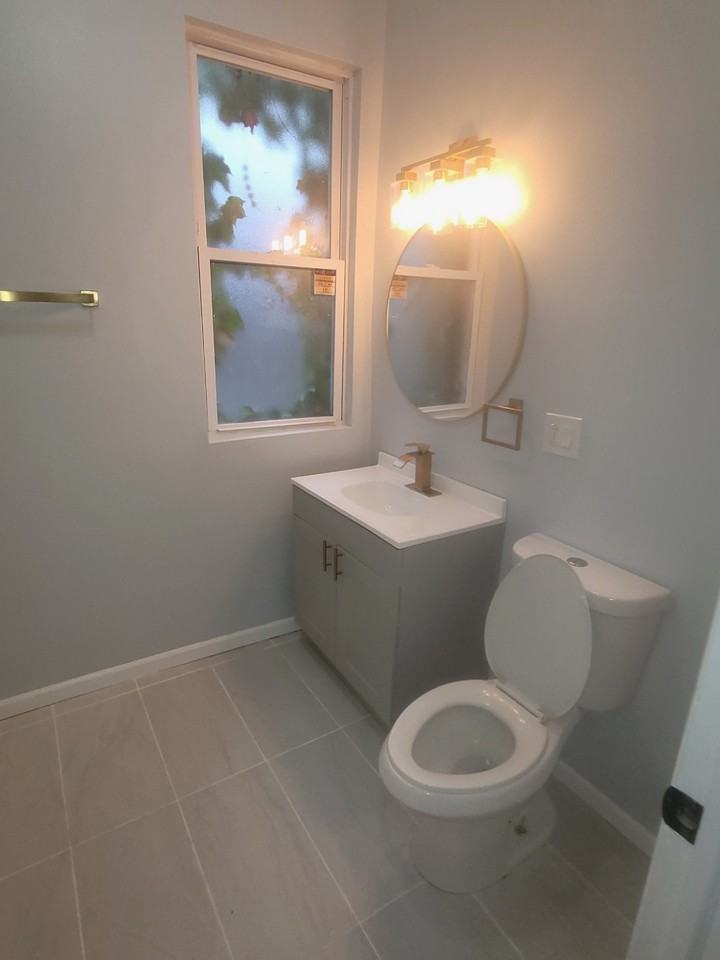7123 S Rhodes Ave #1 - Photo 5 of 8
