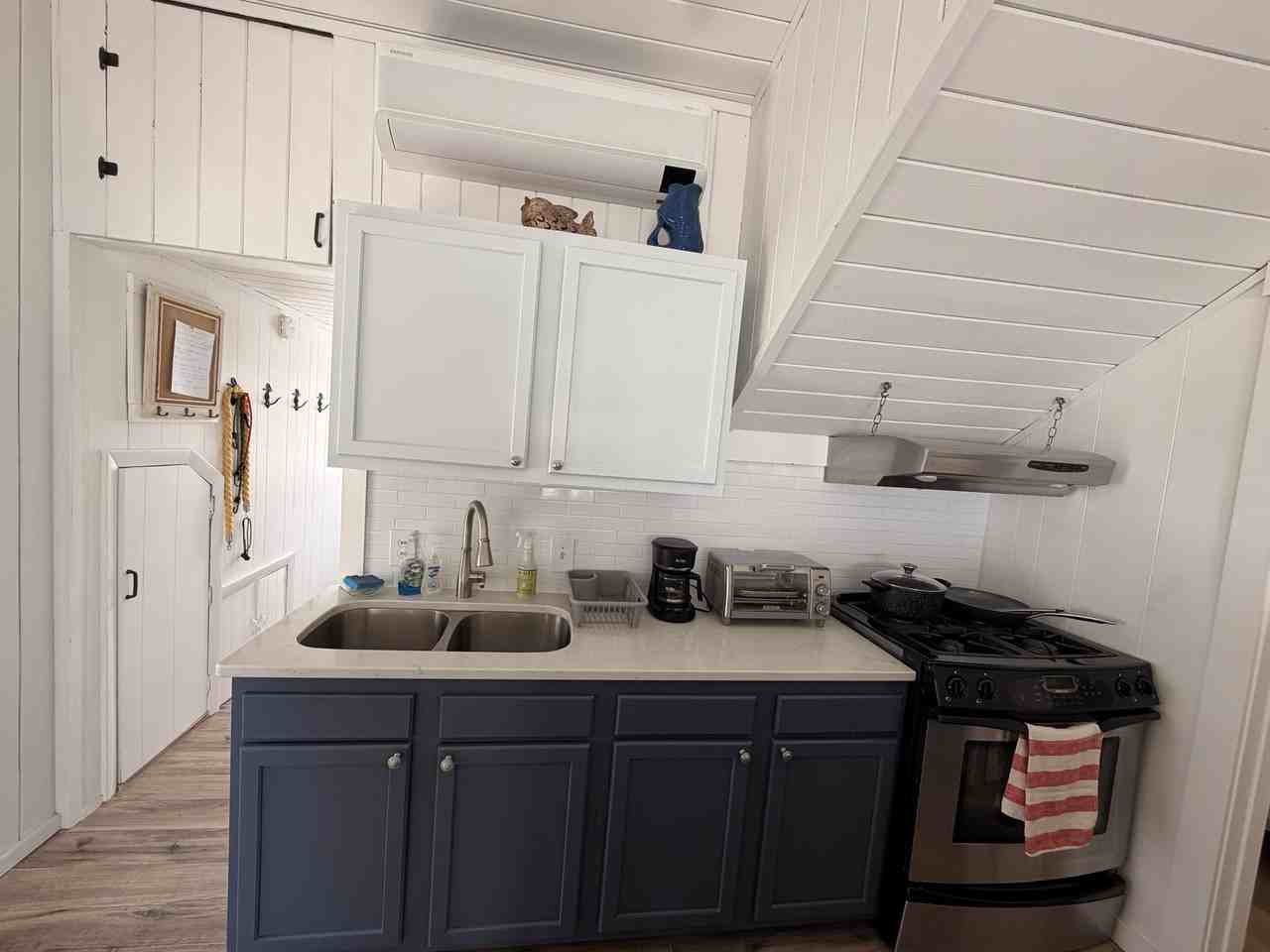 197 Long Beach Ave #A - Photo 6 of 24