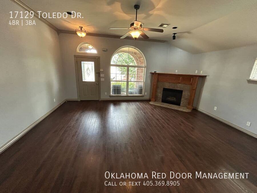 17129 Toledo Dr - Photo 3 of 11
