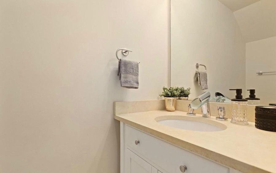 1634 Florida Ave Nw - Photo 4 of 25