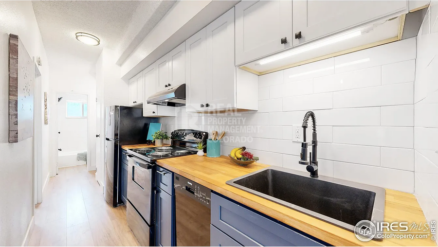 590 N Logan St #304 - Photo 7 of 18