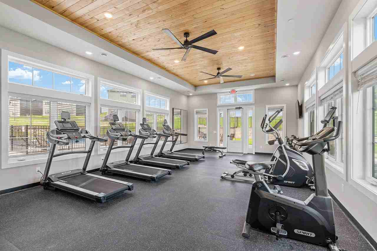 Victoria Ridge Townhomes - Photo 4 of 6