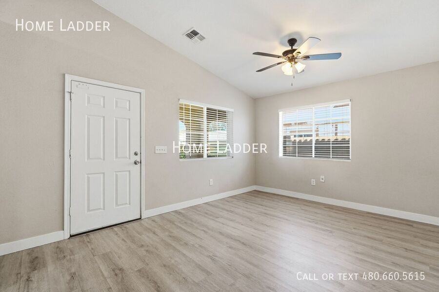 62 N Vista Ave - Photo 3 of 31