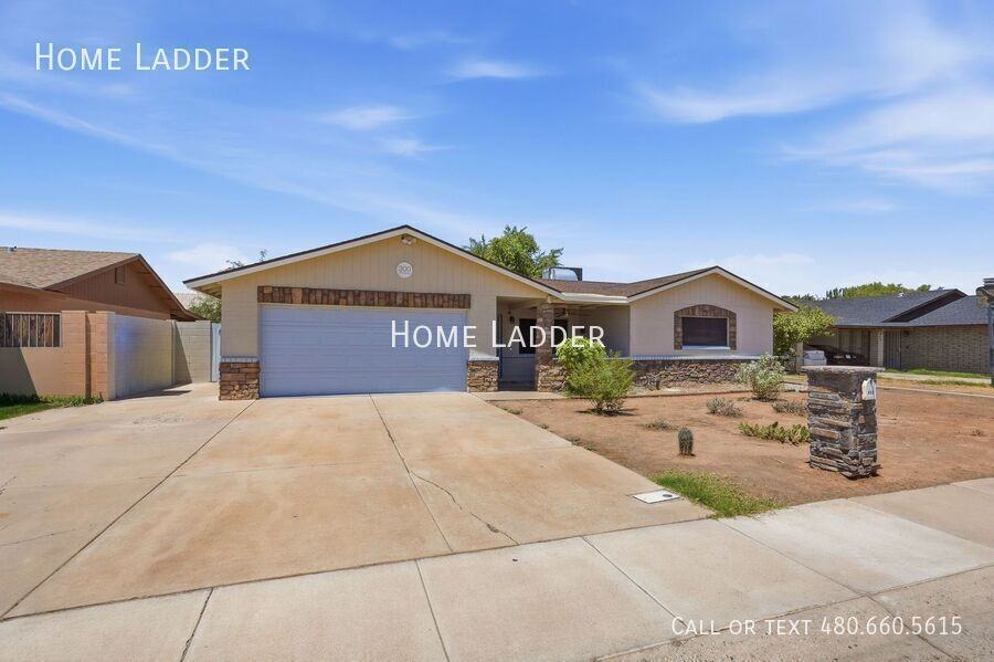 300 S Monterey St - Photo 2 of 29