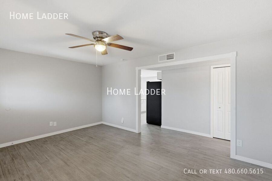 300 S Monterey St - Photo 4 of 29