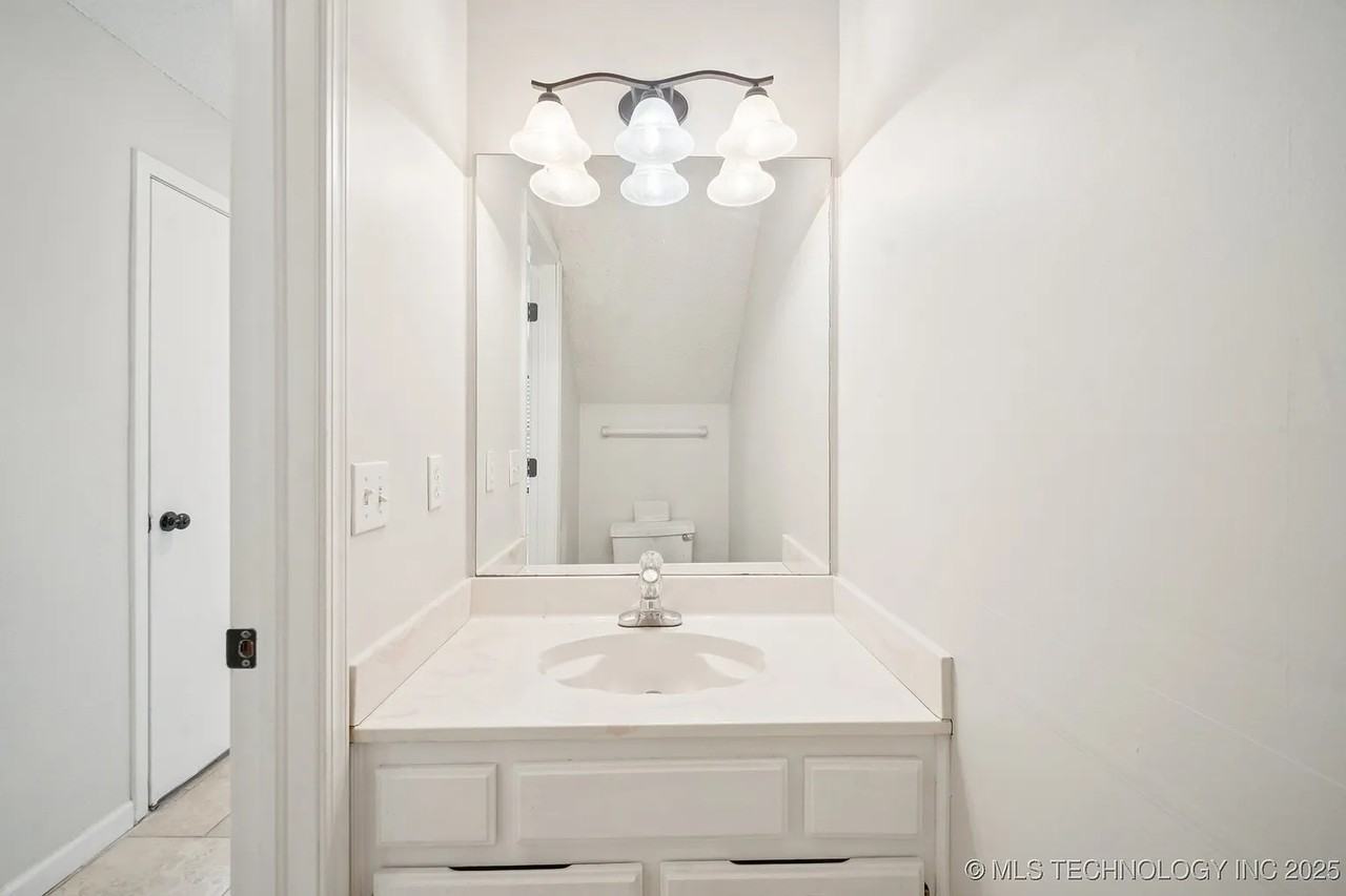 6603 S 107th East Ave #NA - Photo 4 of 31