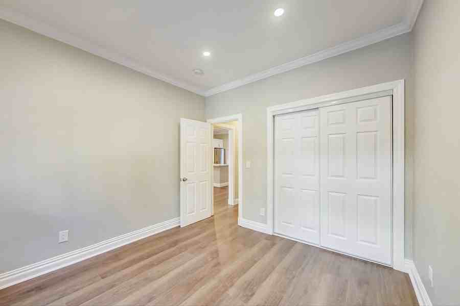 295 Macarthur Blvd #B - Photo 5 of 12