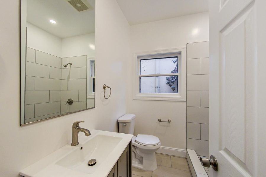 295 Macarthur Blvd #B - Photo 7 of 12