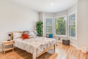 featured image of 472 3rd St #02