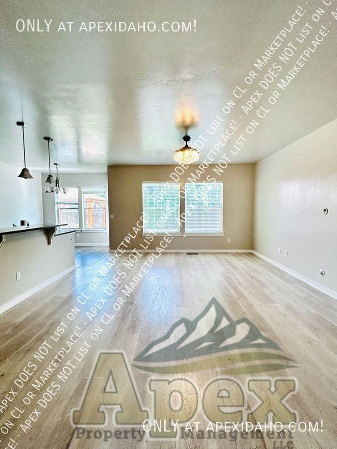 801 E Ionia Dr - Photo 5 of 28