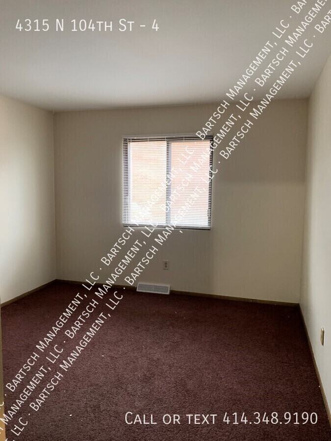4315 N 104th St #4 - Photo 5 of 6