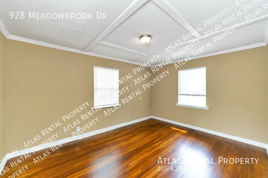 928 Meadowbrook Dr - Photo 3 of 19