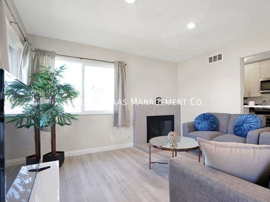 17071 Oak Ln #C - Photo 4 of 11